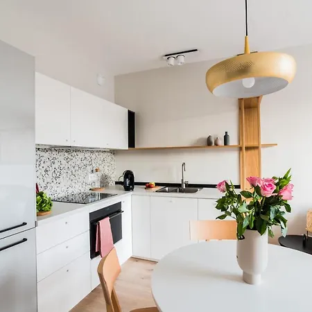 Near Chopin Airport With Parking Place Апартаменты *