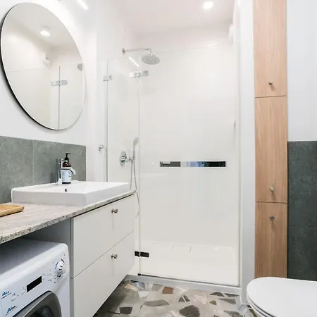 Near Chopin Airport With Parking Place דירה *